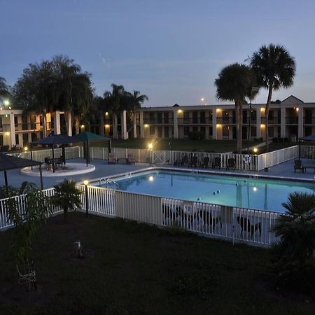 Winter Haven Gardens Inn Exterior photo