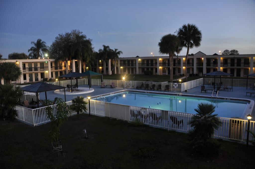 Winter Haven Gardens Inn Exterior photo