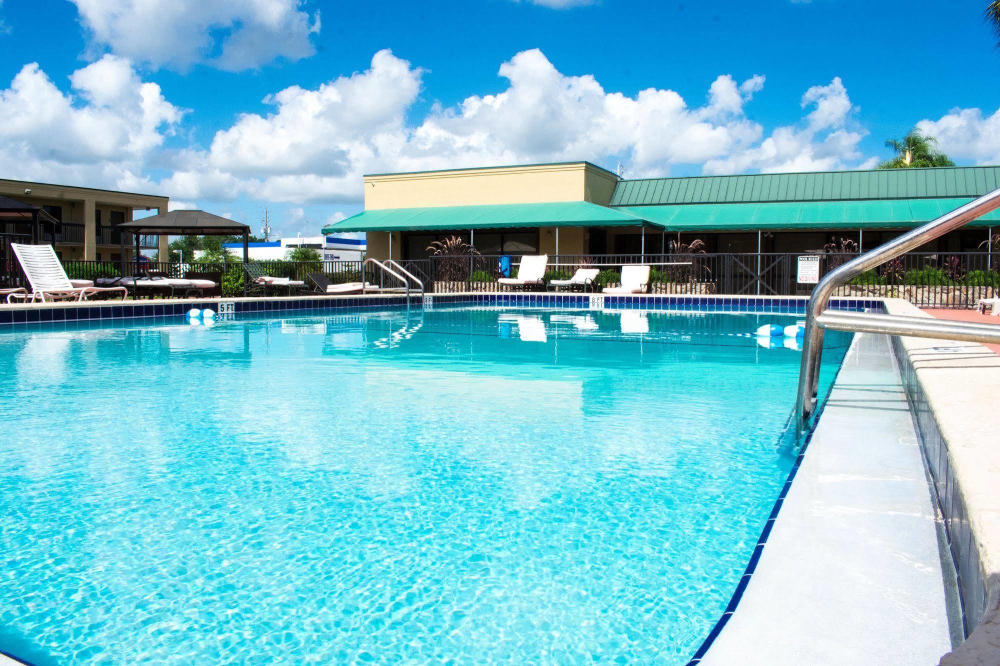 Winter Haven Gardens Inn Exterior photo