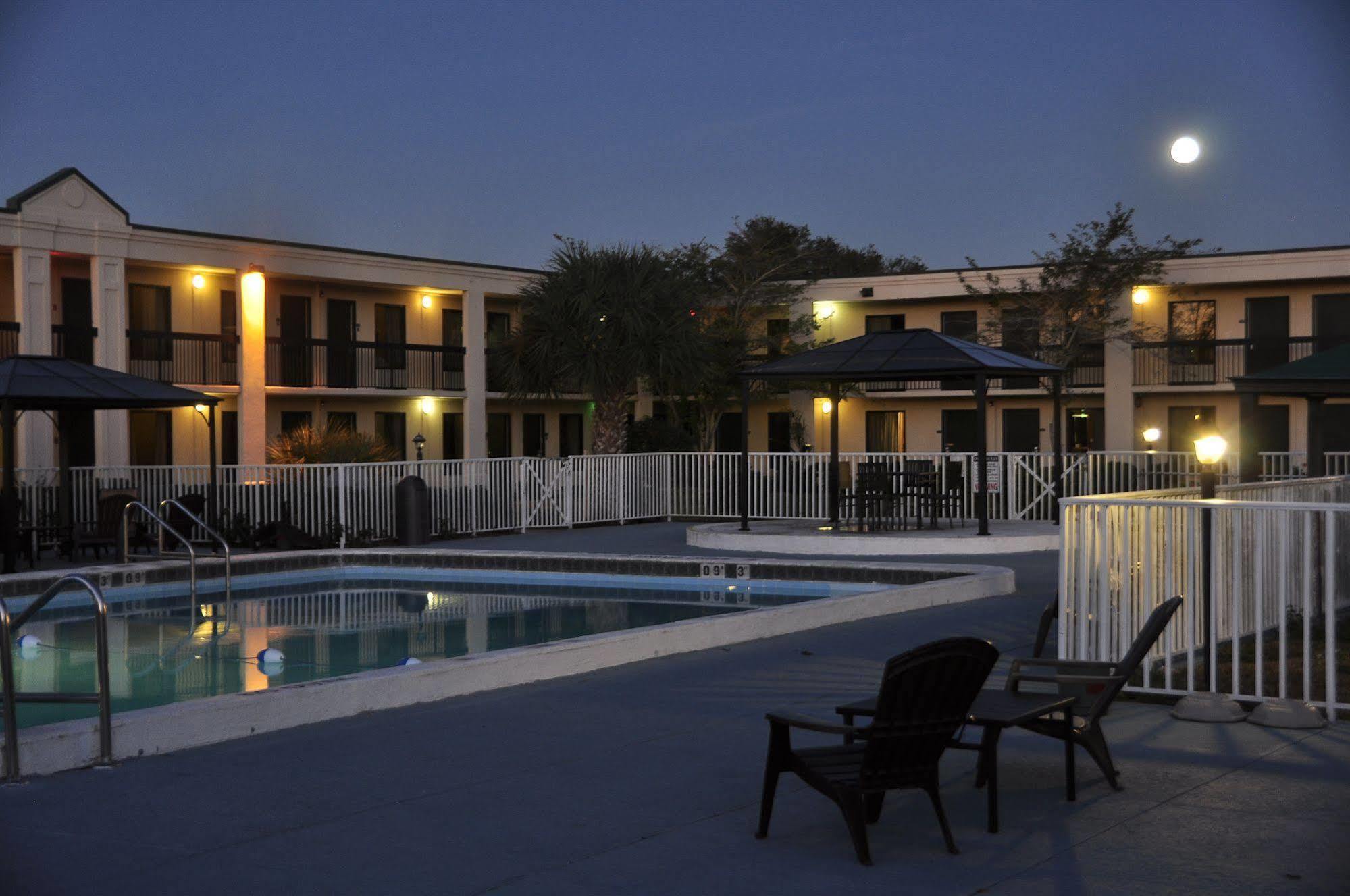 Winter Haven Gardens Inn Exterior photo