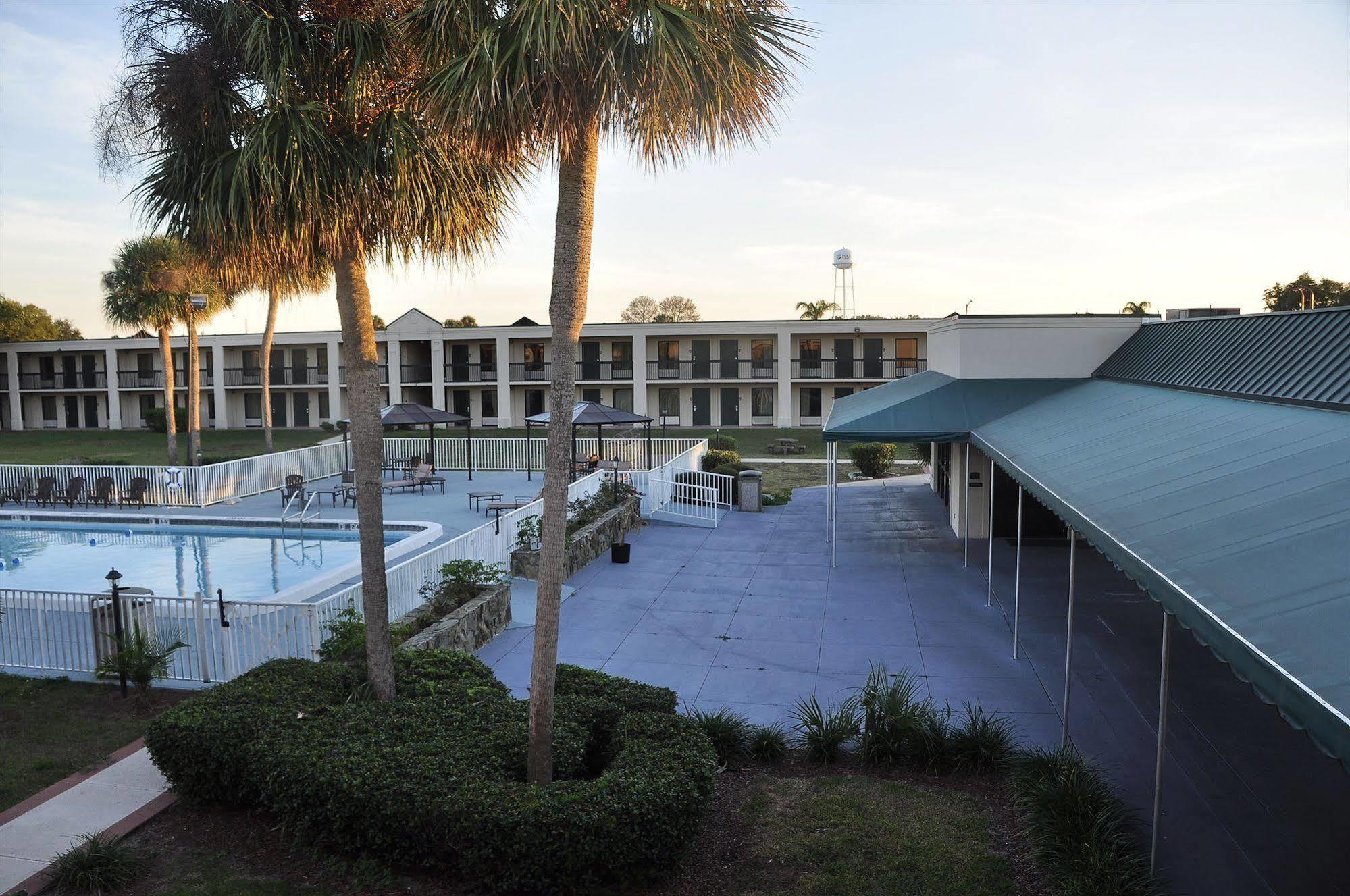 Winter Haven Gardens Inn Exterior photo